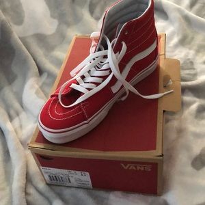 RED HIGHTOP VANS MENS 7 Women’s 8.5